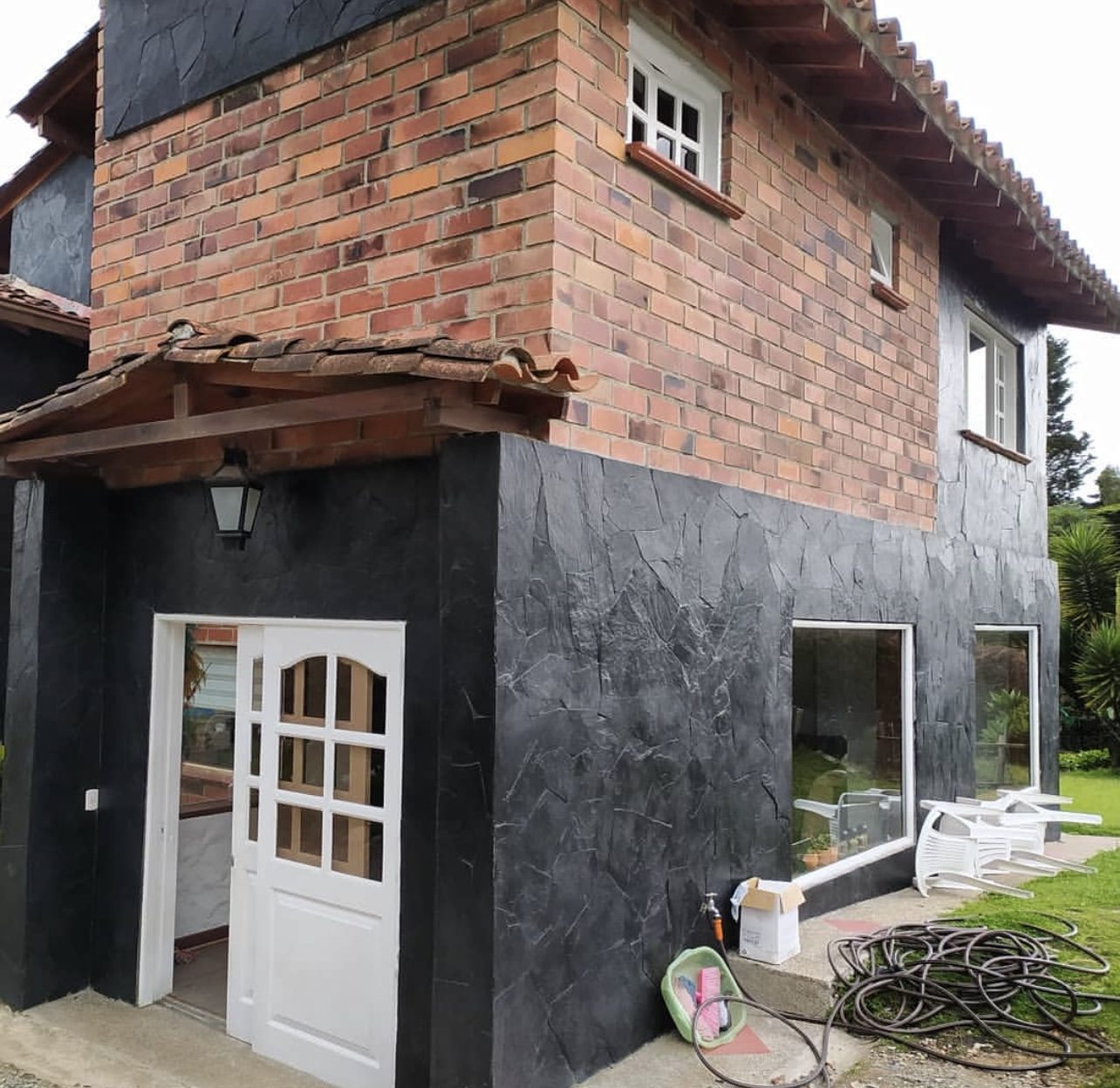 Casa de dos niveles